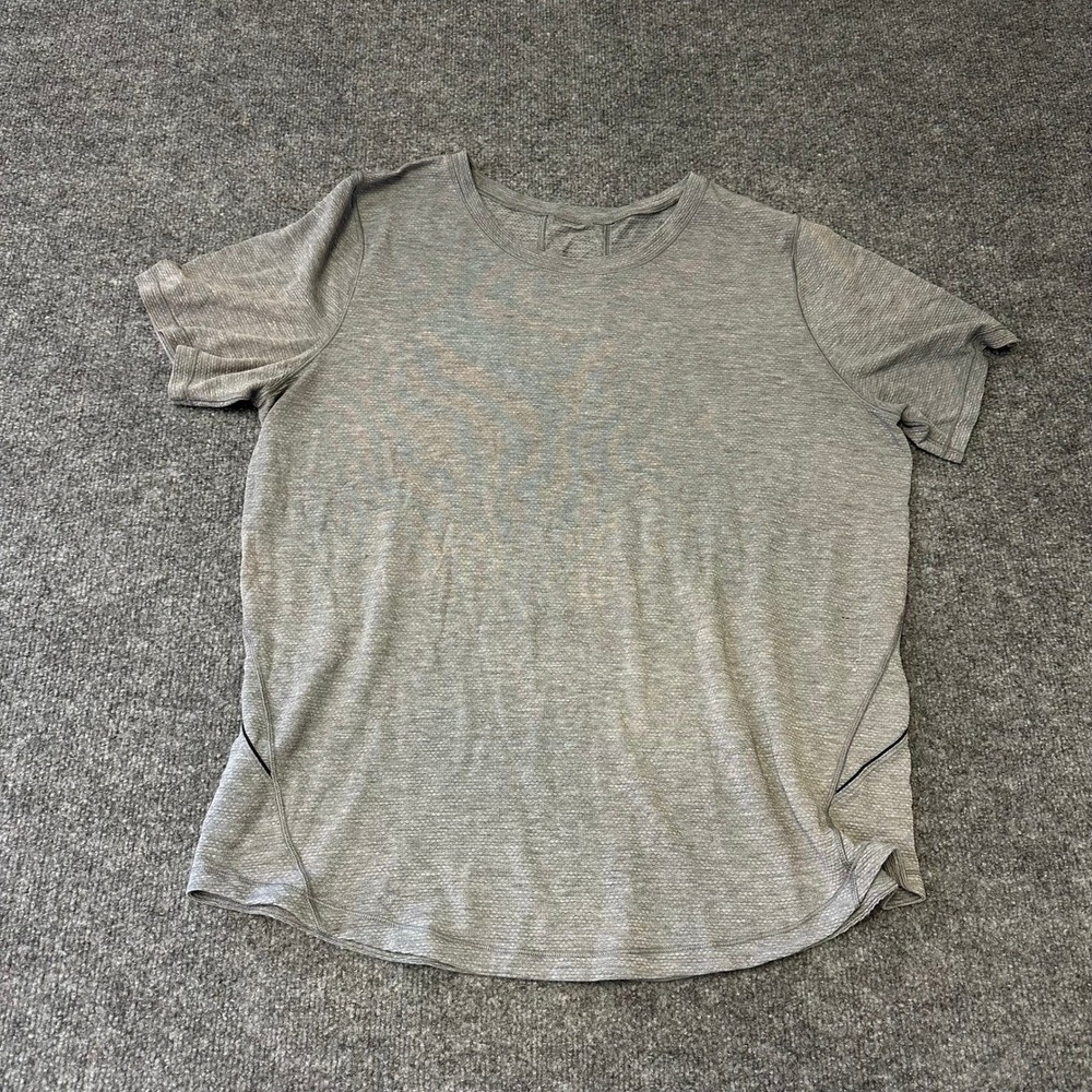 Lululemon Shirt Womens Size 12 Gray Textured Knit Short Sleeve Athletic Gym Top
